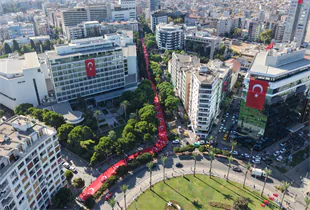 9 Eylül Ruhu İzmir Sokaklarında!
